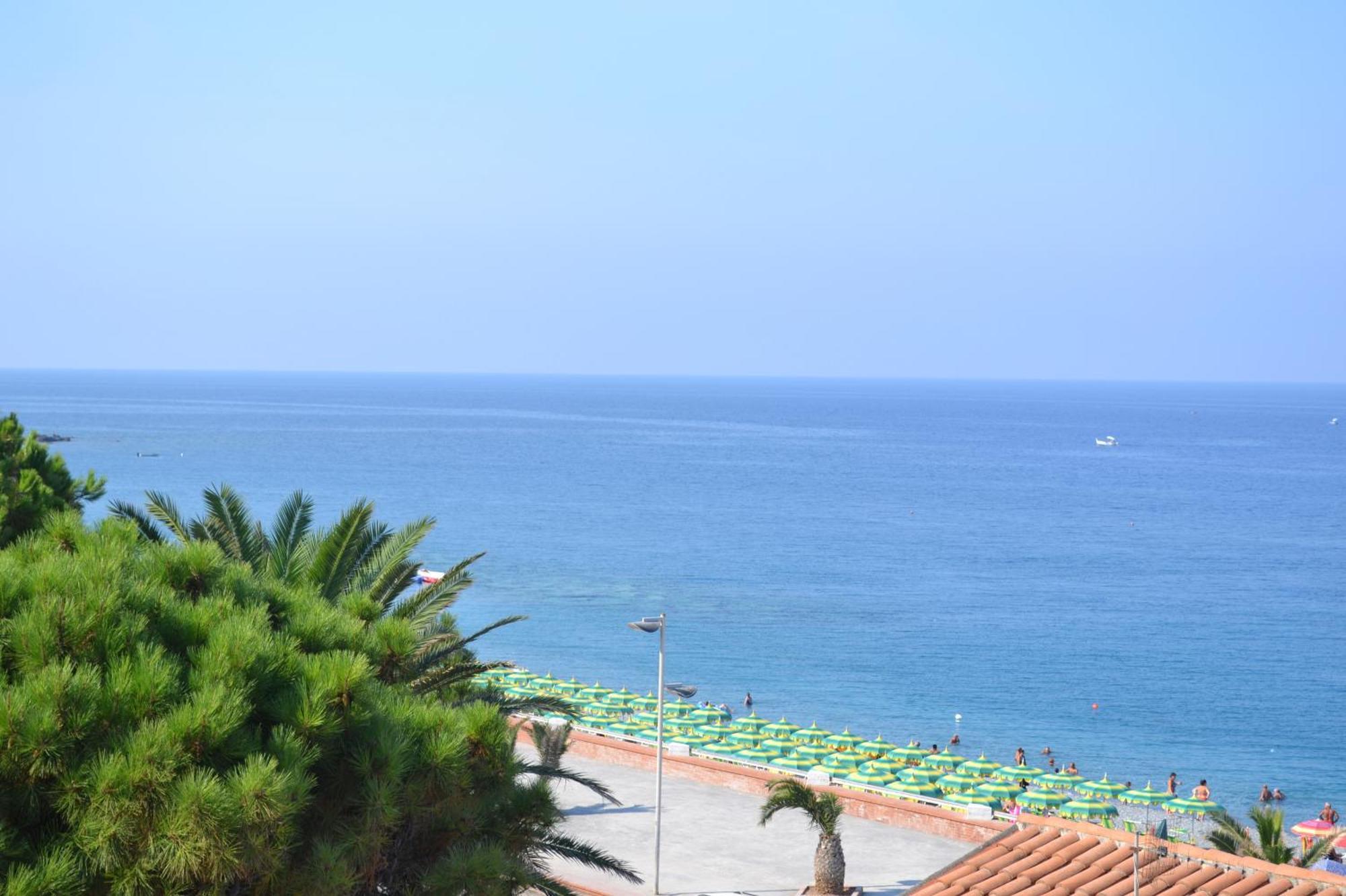 Beach Hotel Diamante Kültér fotó