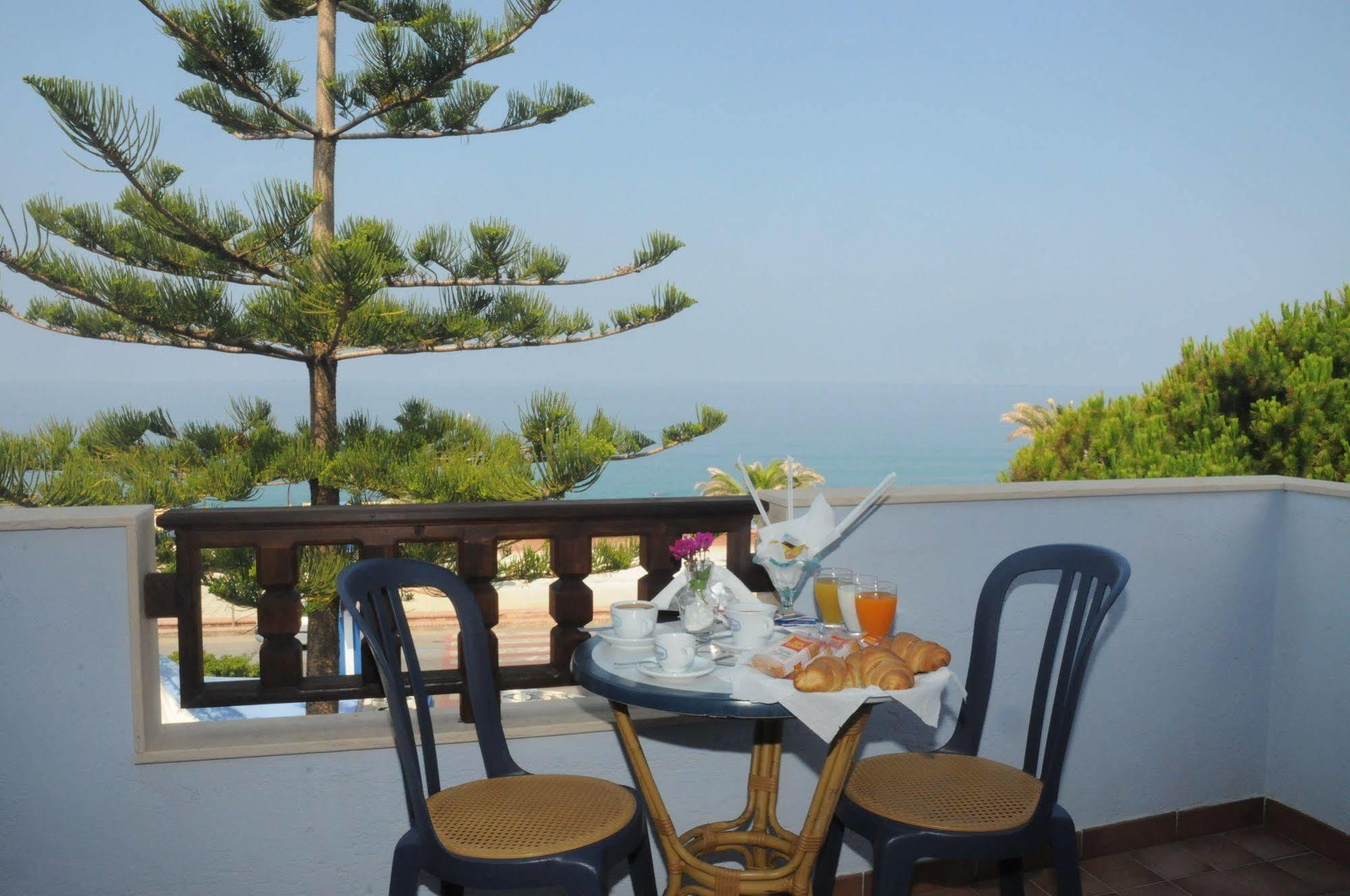Beach Hotel Diamante Kültér fotó